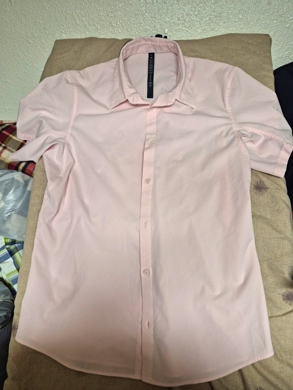 Lululemon Solid Pink Mens XL Woven Short Sleeve Button-Up Shirt Point Collar XL